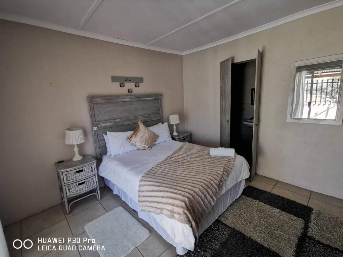 Akkerdam Bed And Breakfast Calvinia エクステリア 写真